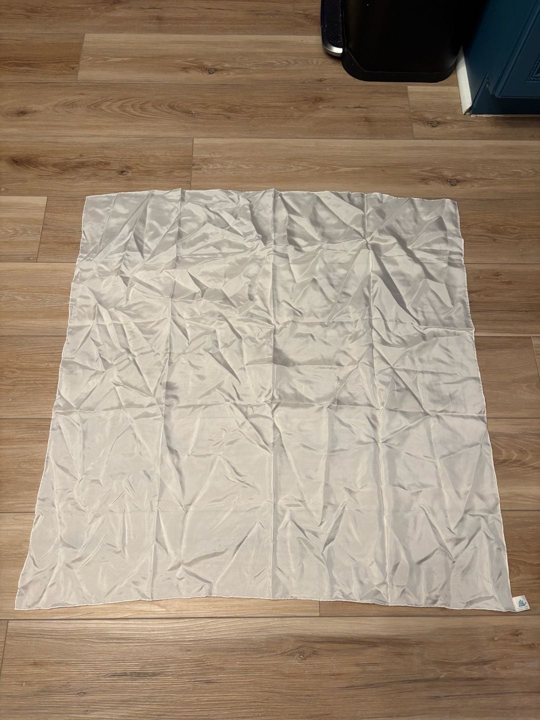 Shanghai White 100% Silk Rolled Hem Excellent